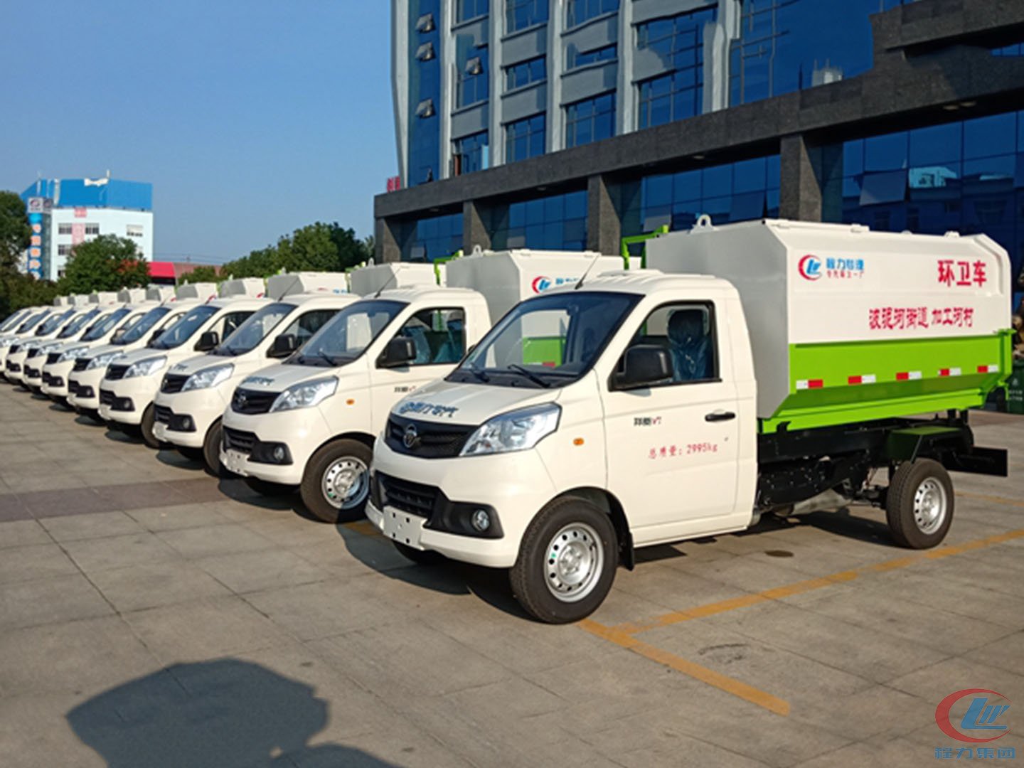918博天堂集团国六福田挂桶垃圾车批量发车