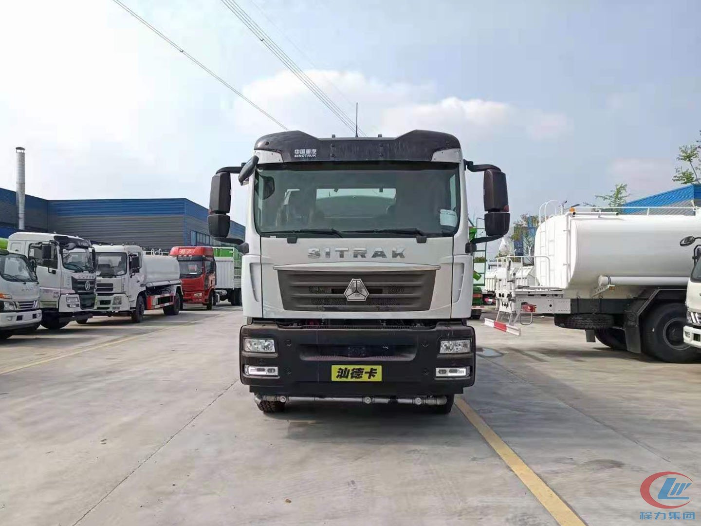 918博天堂牌国六重汽汕德卡单桥洒水车