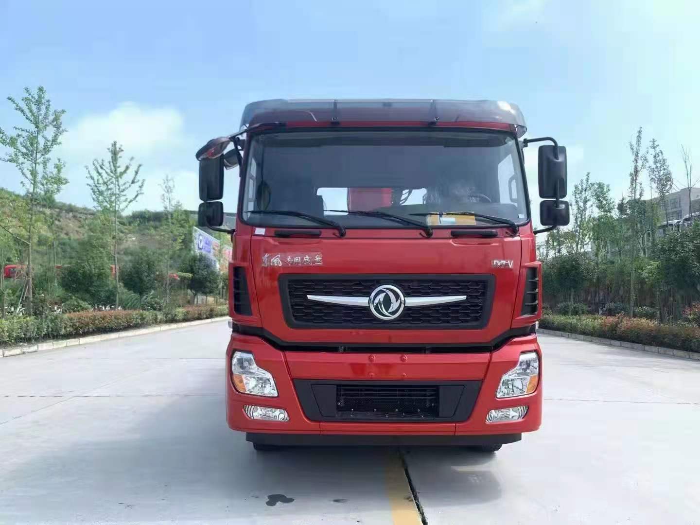 国六东风D7V前四后八随车吊