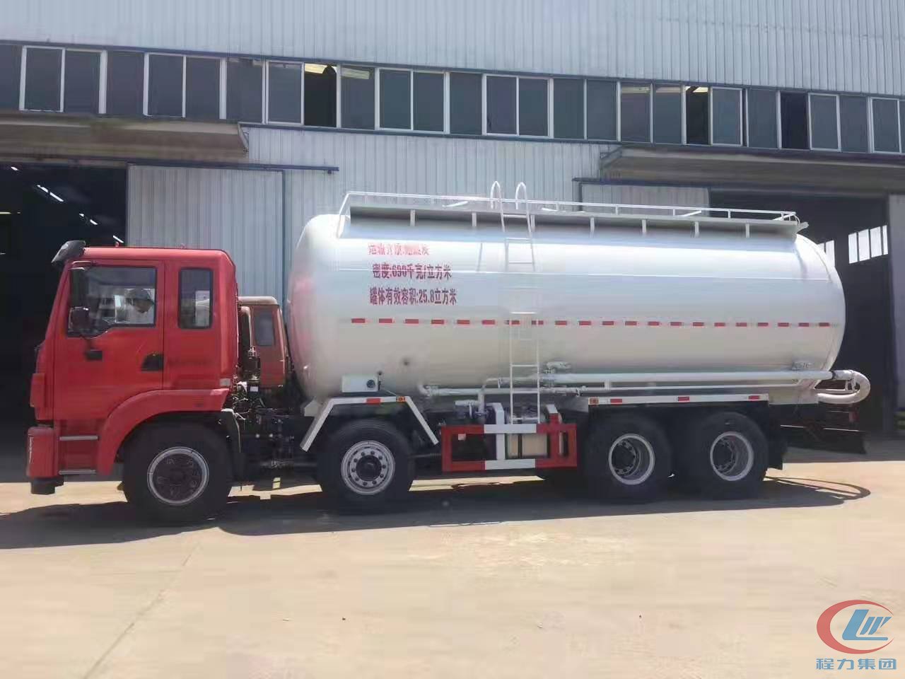918博天堂集团东风随专前四后八粉粒物料运输车