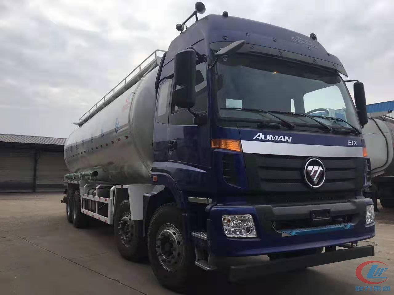 918博天堂福田欧曼30吨粉粒物料运输车