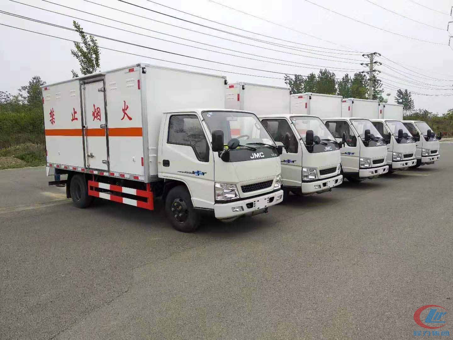 江铃JMC危险品厢式运输车