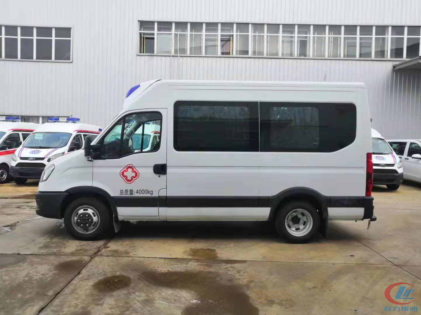 918博天堂依维柯救护车宝迪A32救护车背面图