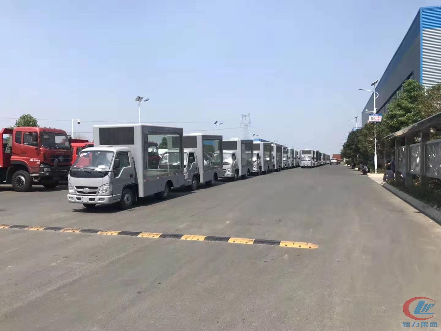 918博天堂专汽广告车出口非洲国家