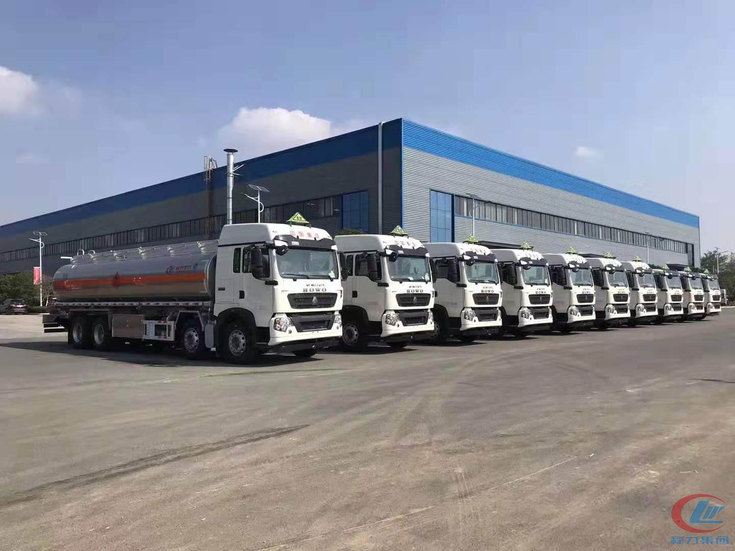 918博天堂集团油罐车批量订单发车