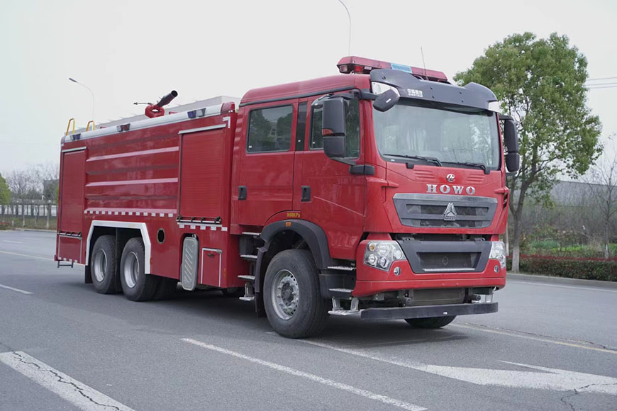 918博天堂威牌国六重汽豪沃后双桥水罐消防车