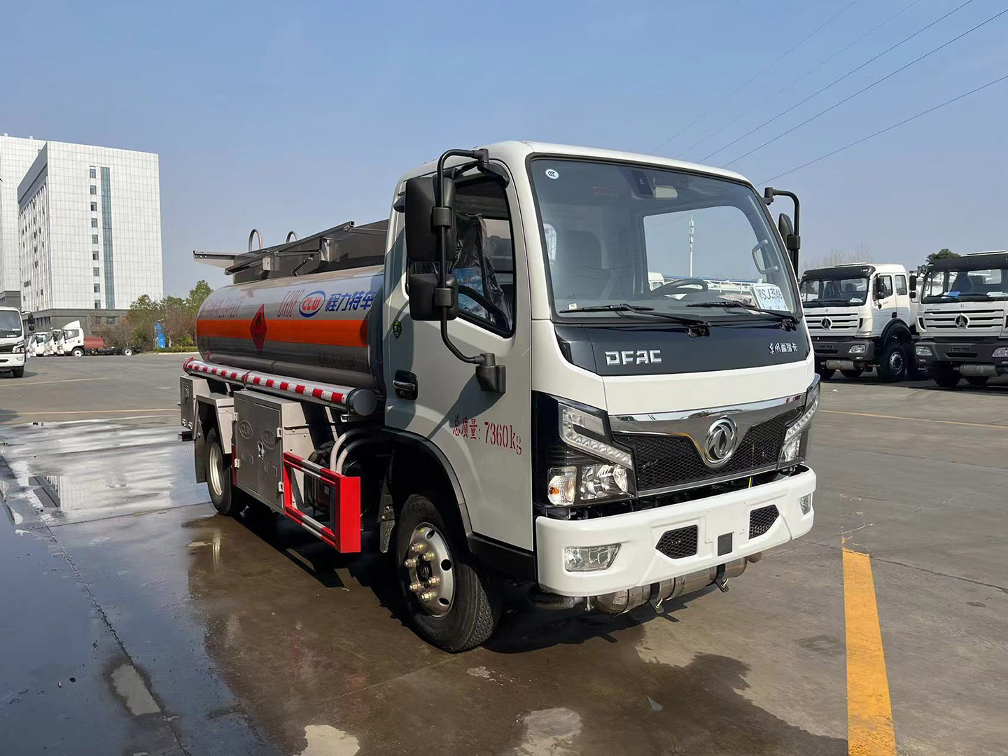 国六918博天堂牌东风小福瑞卡5方加油车