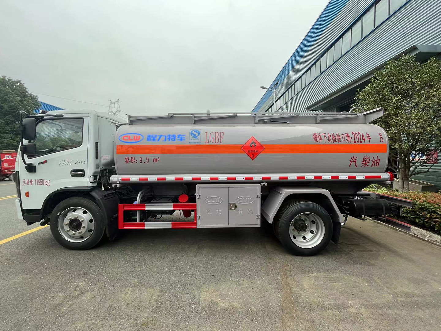 918博天堂集团国六东风10立方油罐车/运油车