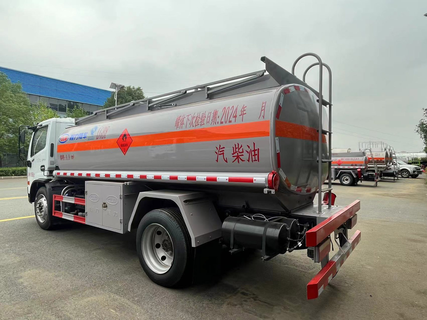 918博天堂集团国六东风10立方运油车/加油车