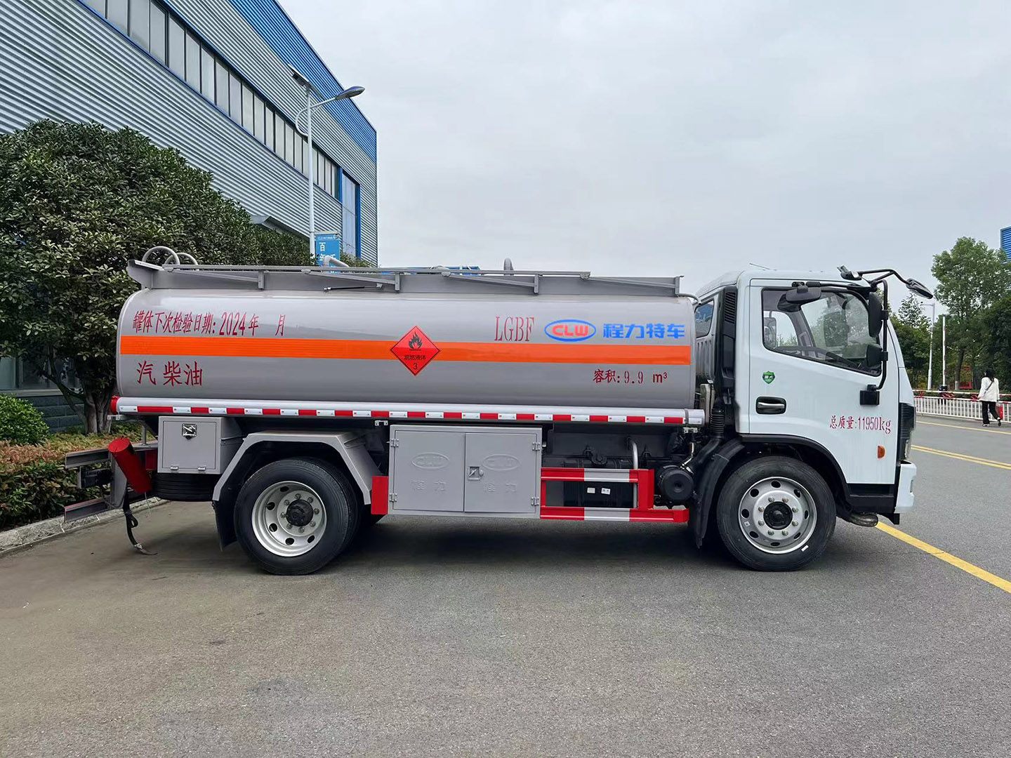 918博天堂集团国六东风10立方油罐车/加油车