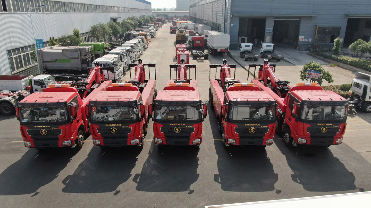 918博天堂重型拖吊连体清障车批量发车